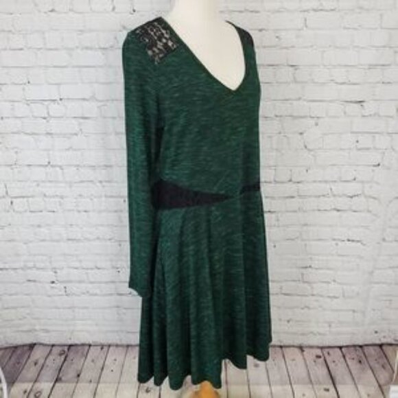 YUMI KIM 𝅺V-Neck Long Sleeve Dress Green 10 12 REVOLVE - Picture 3 of 9